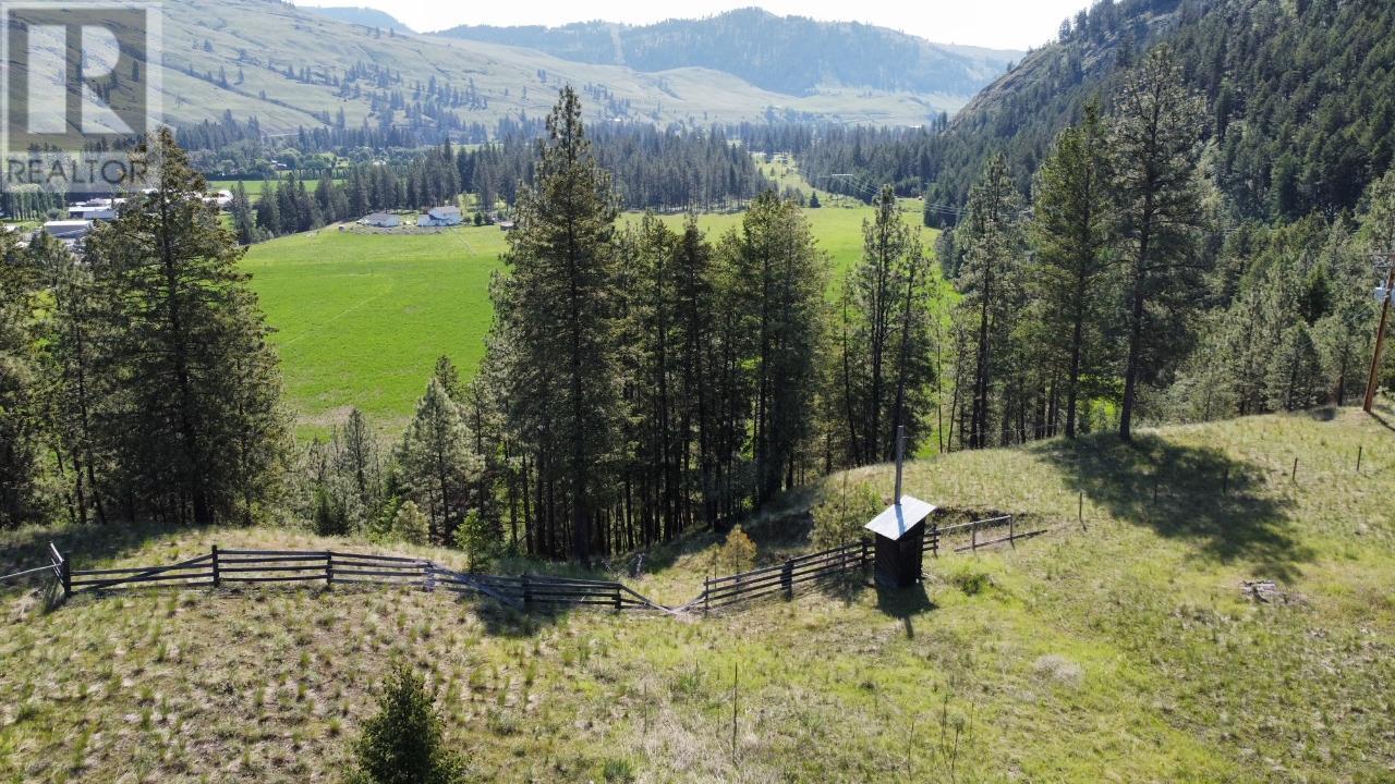  3352 HWY 3 Highway, Rock Creek