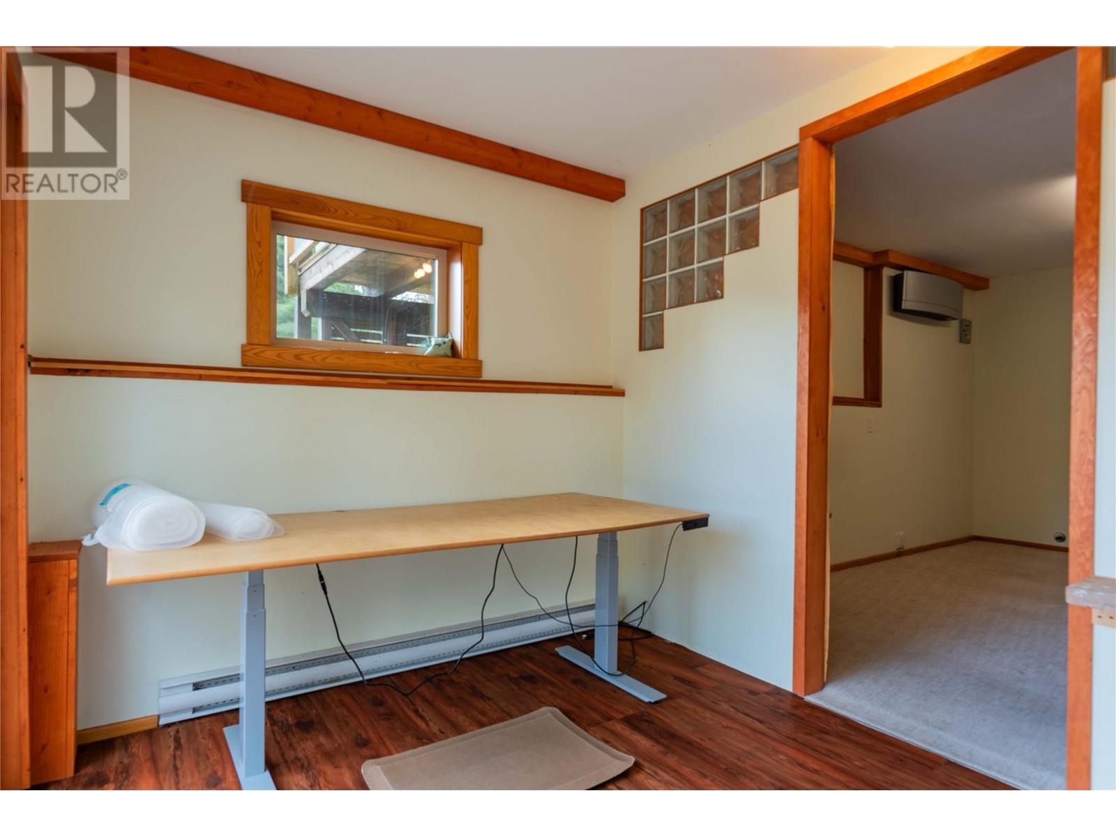 641 Front Street, Kaslo