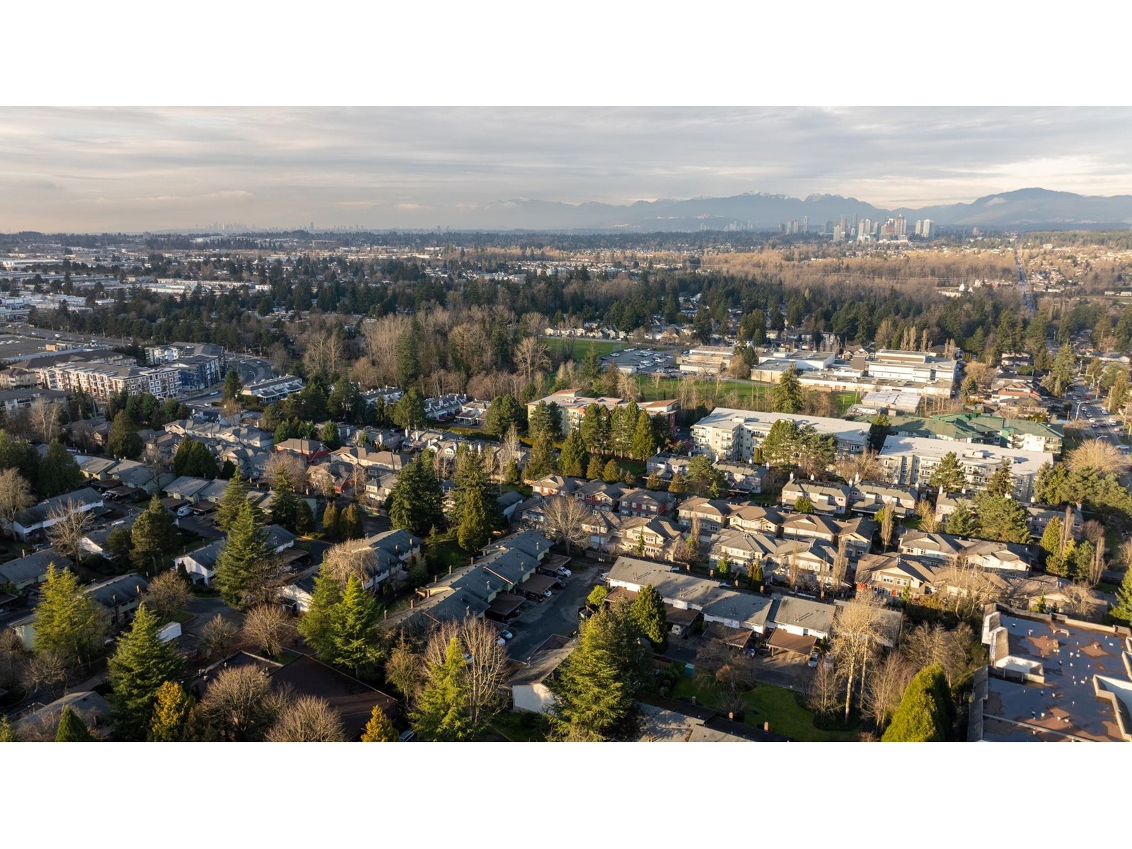 27 7518 138 STREET, Surrey