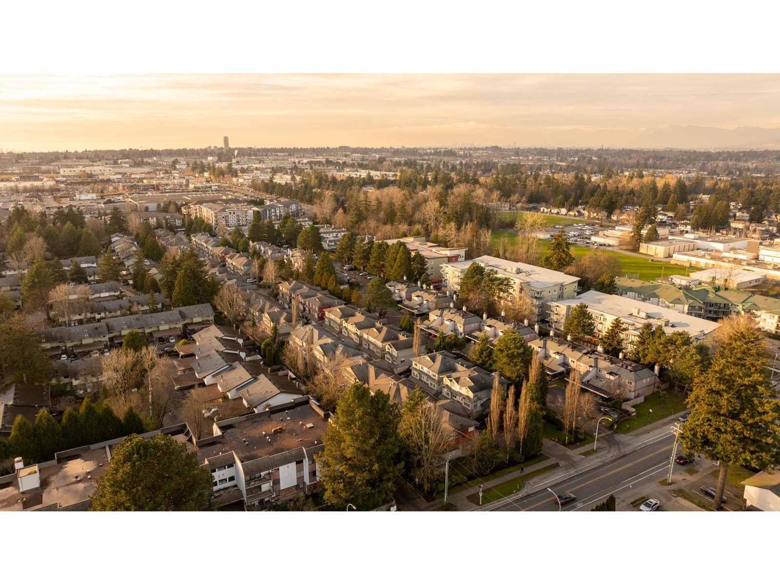 27 7518 138 STREET, Surrey