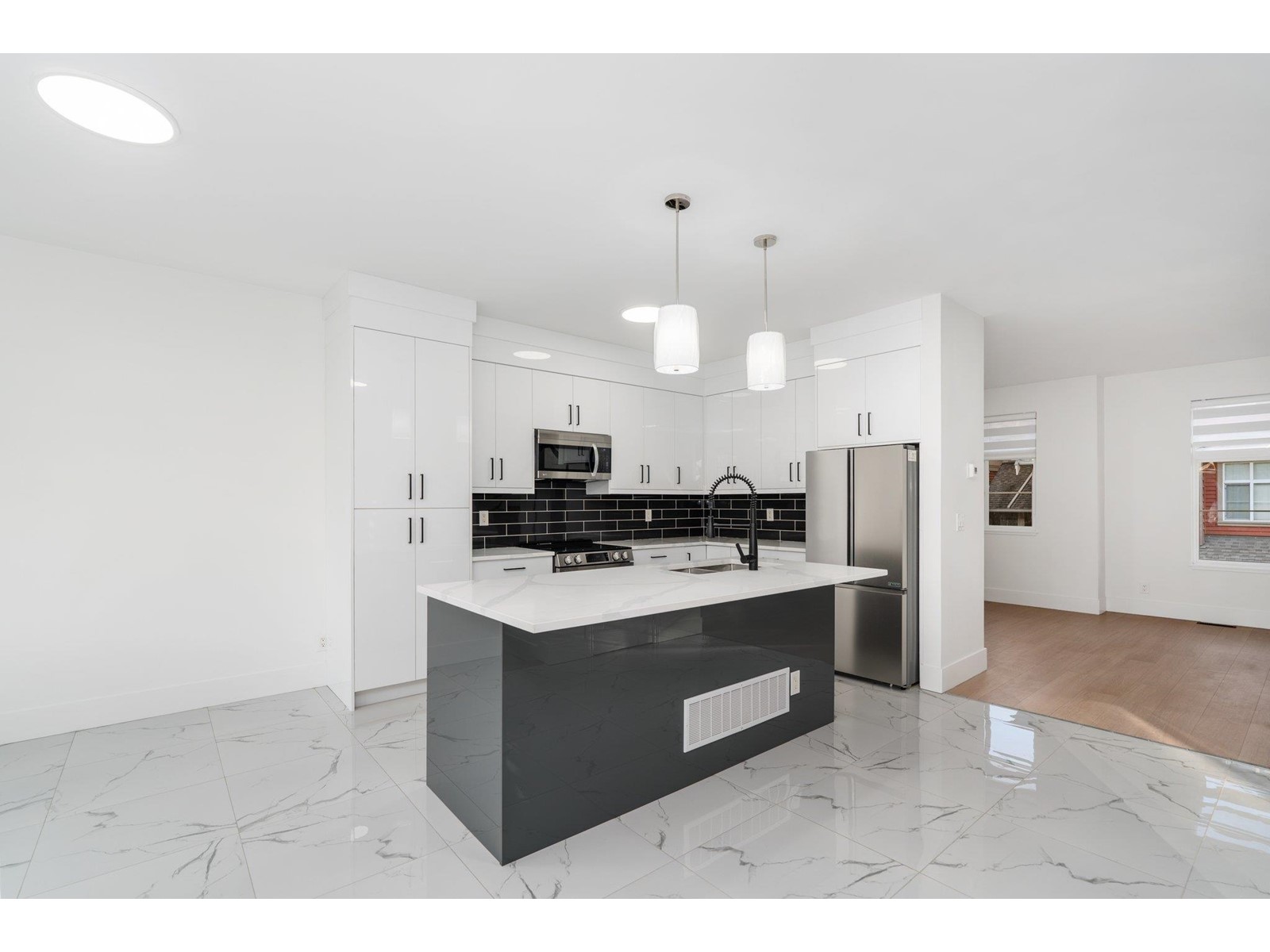 27 7518 138 STREET, Surrey