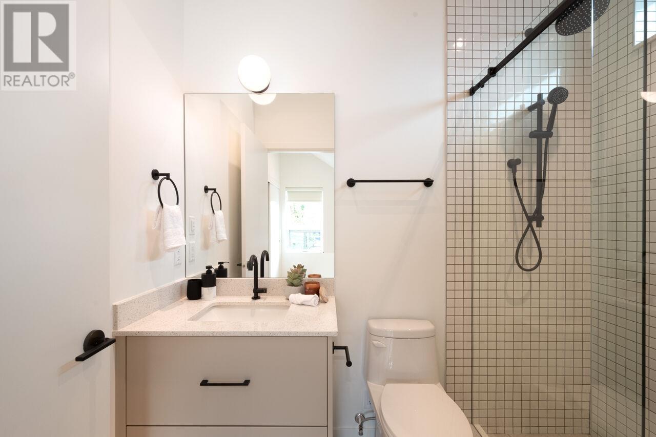 130 E 17TH AVENUE, Vancouver