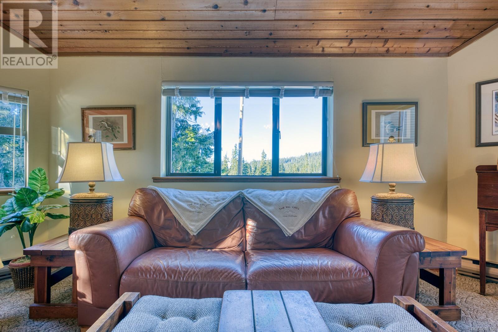 1044 Meadow Lane, Courtenay real estate listing 985708