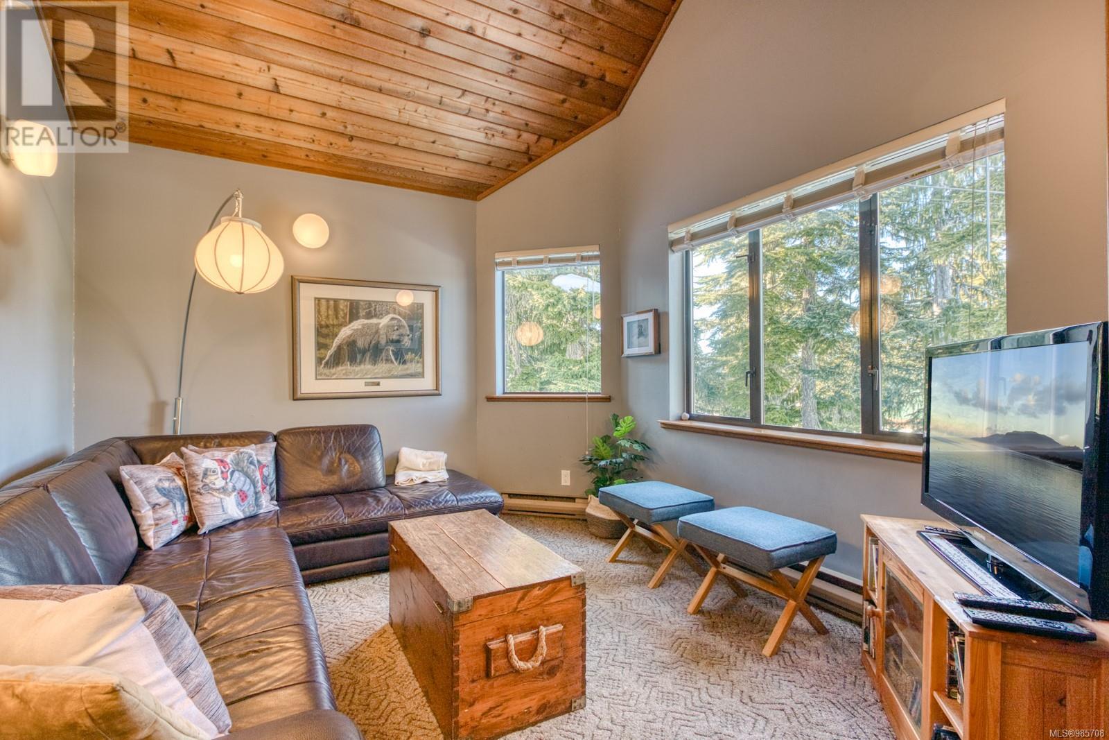 1044 Meadow Lane, Courtenay real estate listing 985708