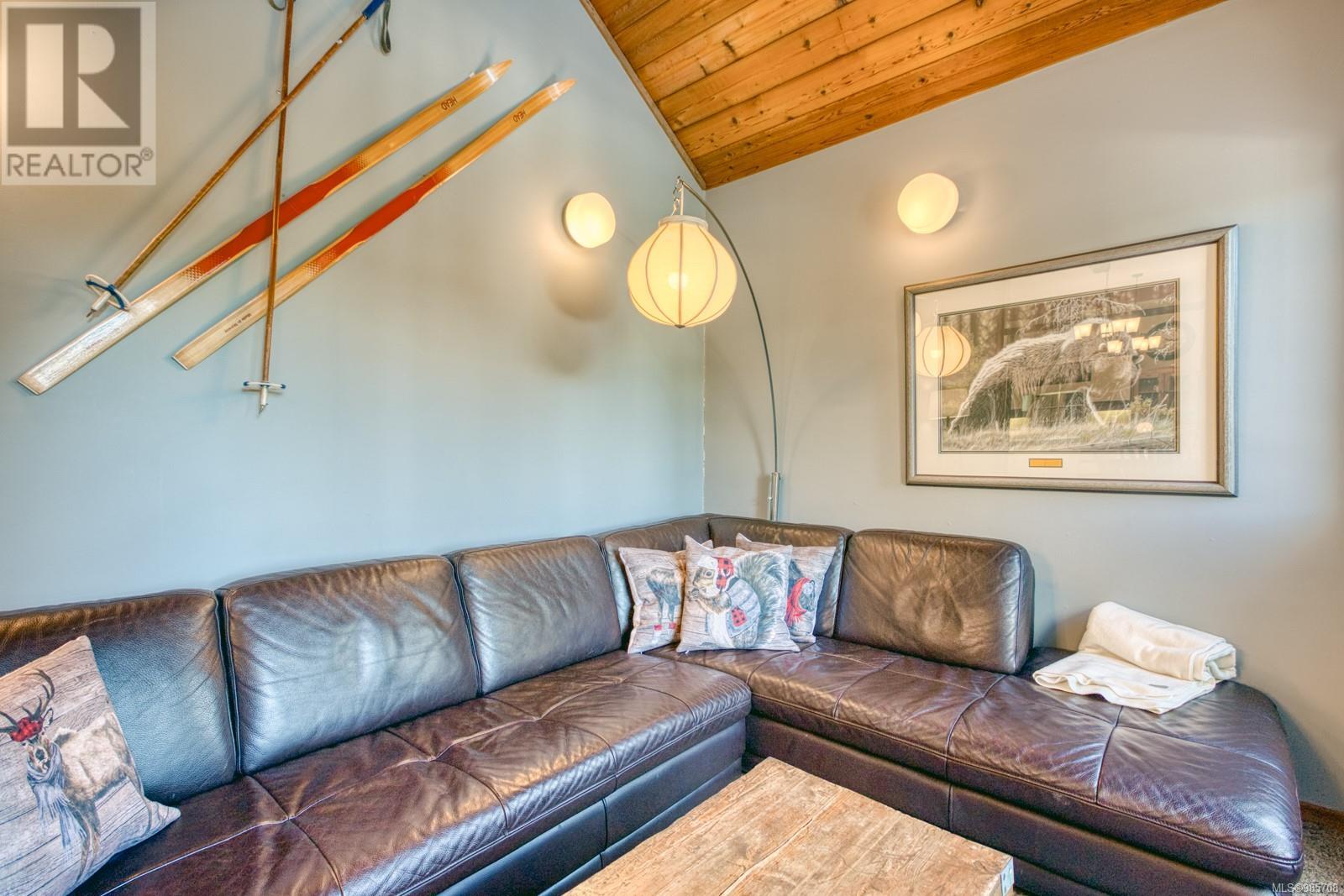 1044 Meadow Lane, Courtenay real estate listing 985708