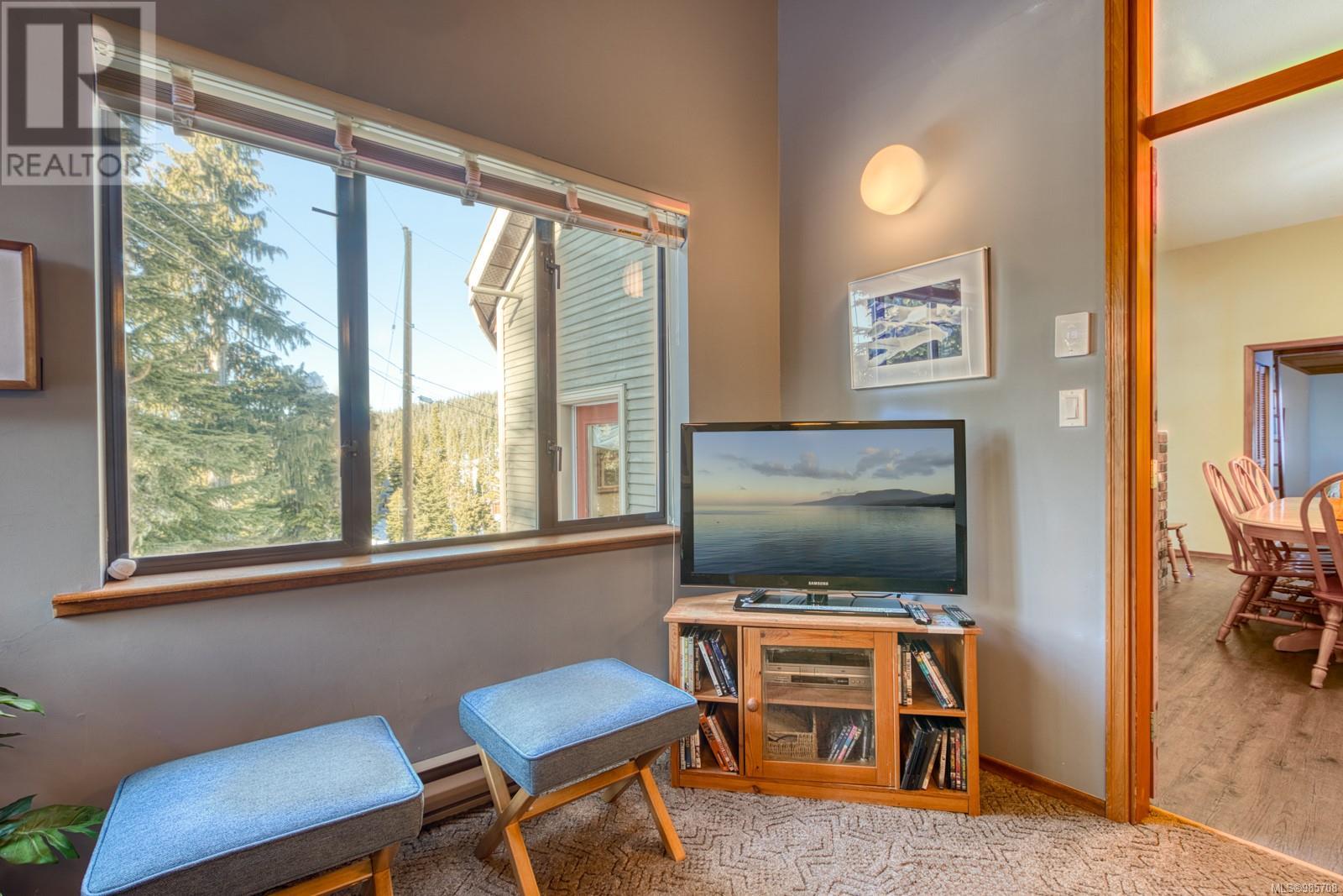 1044 Meadow Lane, Courtenay real estate listing 985708