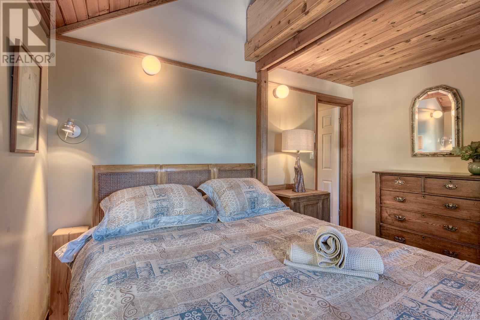 1044 Meadow Lane, Courtenay real estate listing 985708