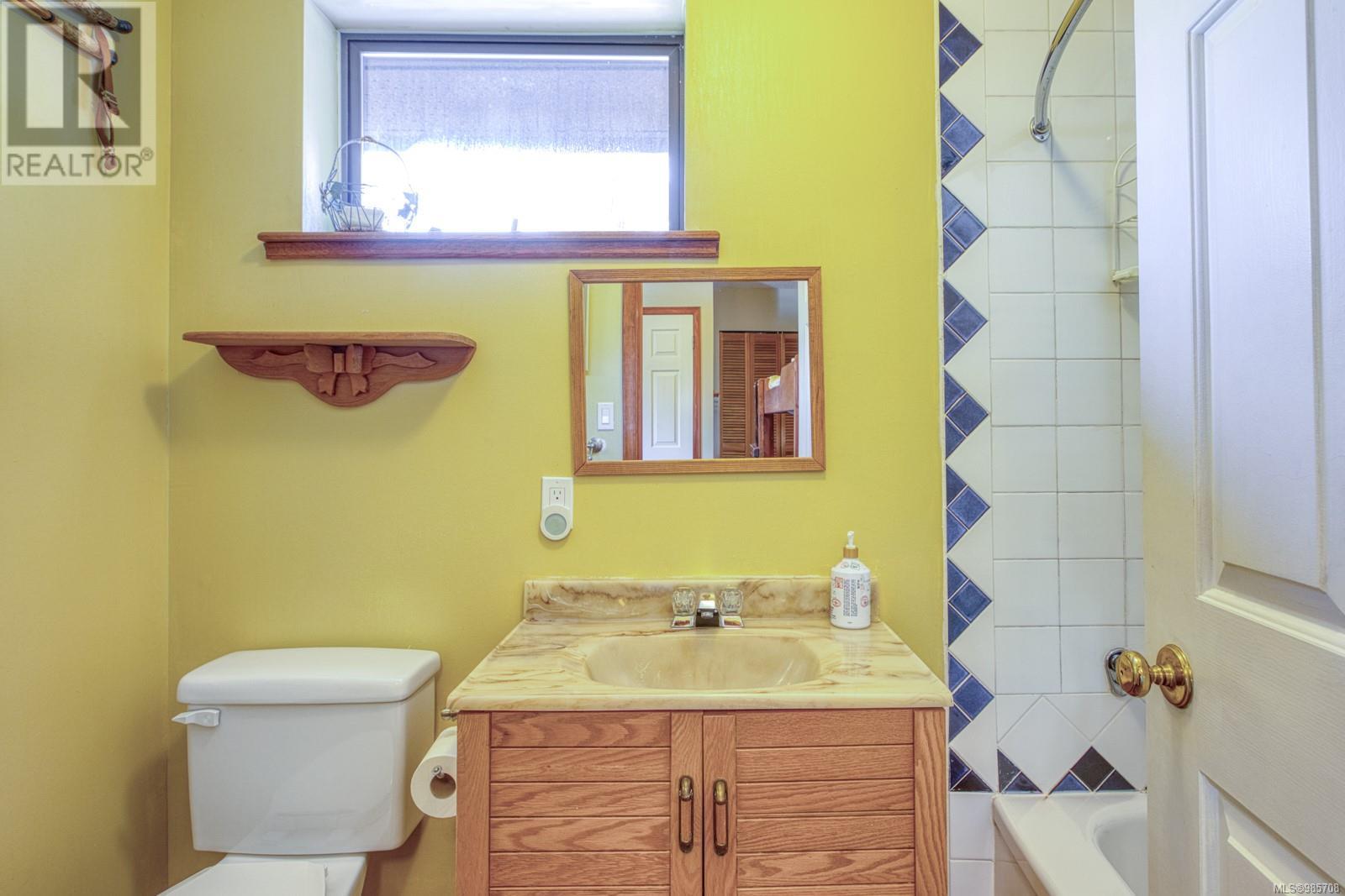 1044 Meadow Lane, Courtenay real estate listing 985708