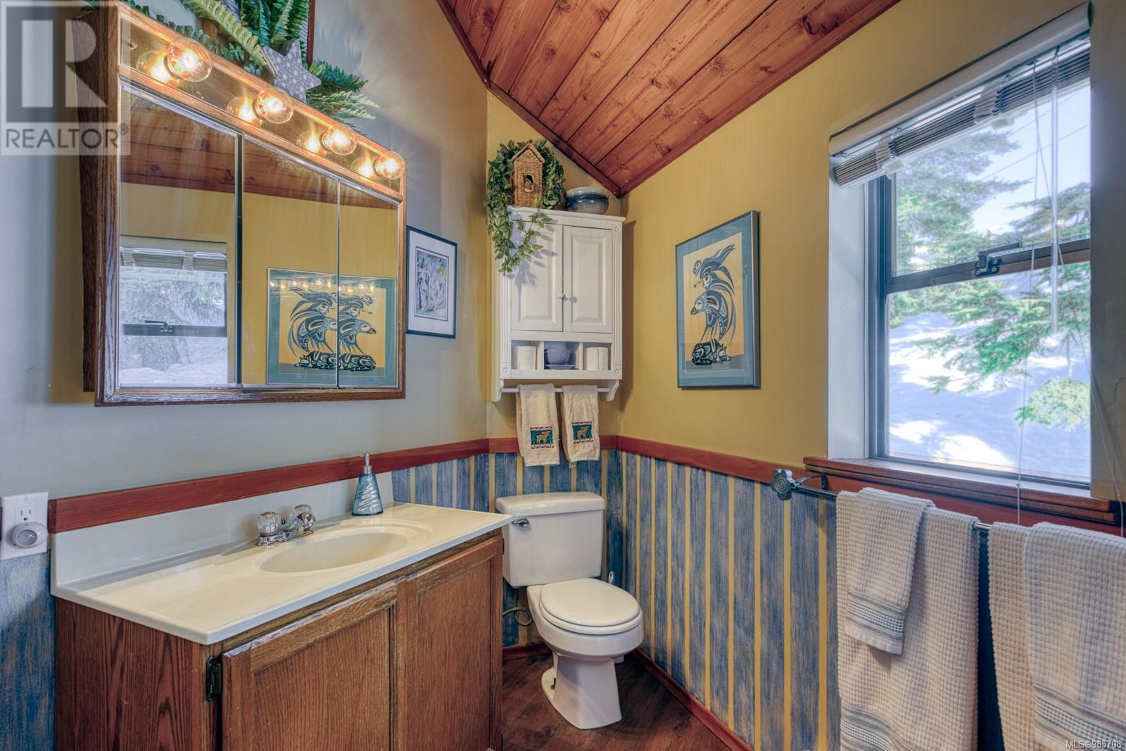1044 Meadow Lane, Courtenay real estate listing 985708