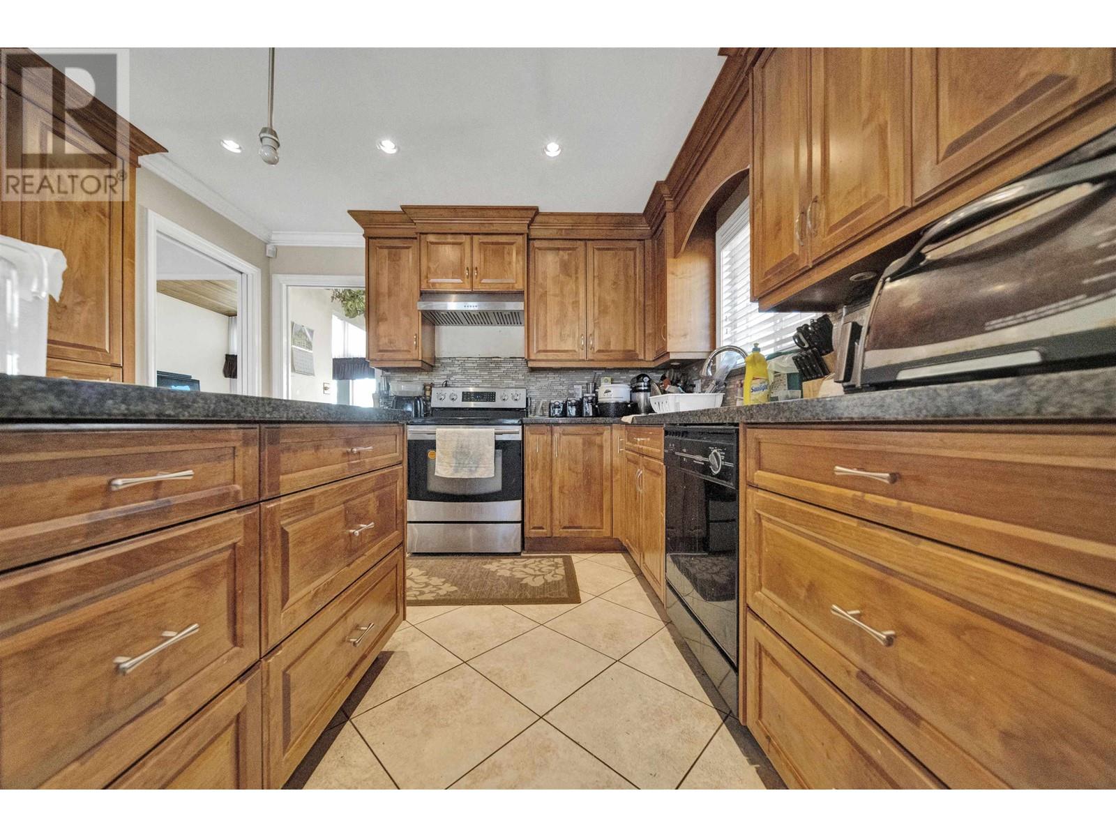 549 E 57TH AVENUE, Vancouver