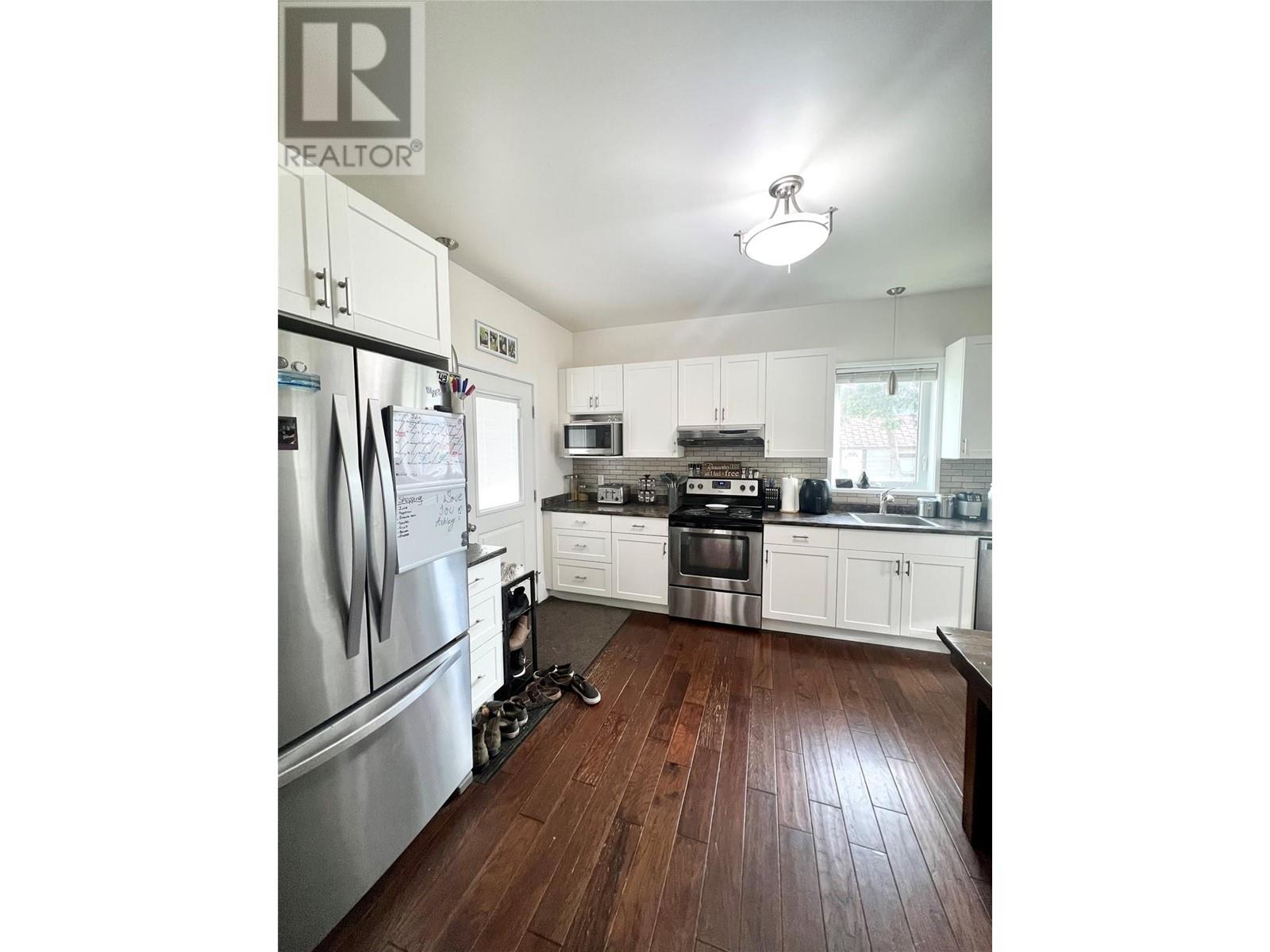  1902 Nicola Avenue, Merritt