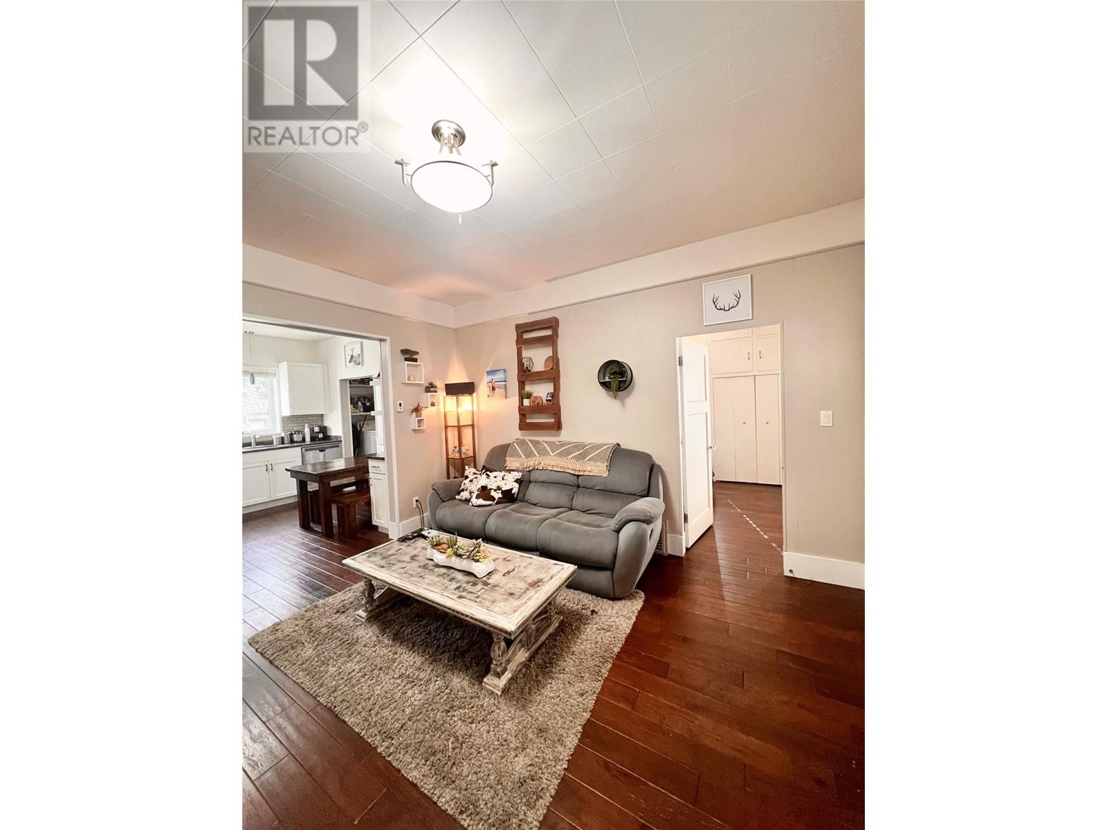  1902 Nicola Avenue, Merritt