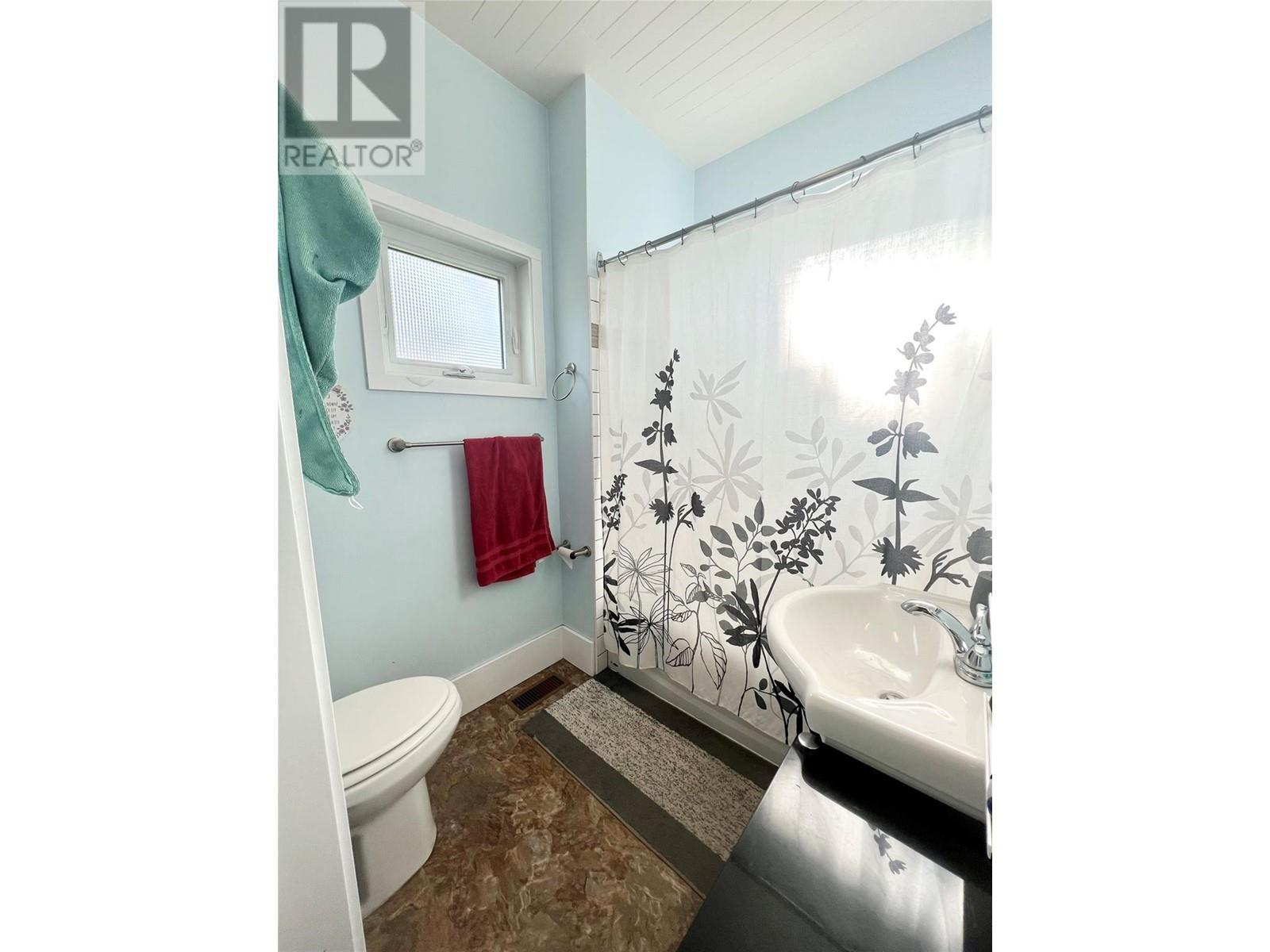  1902 Nicola Avenue, Merritt