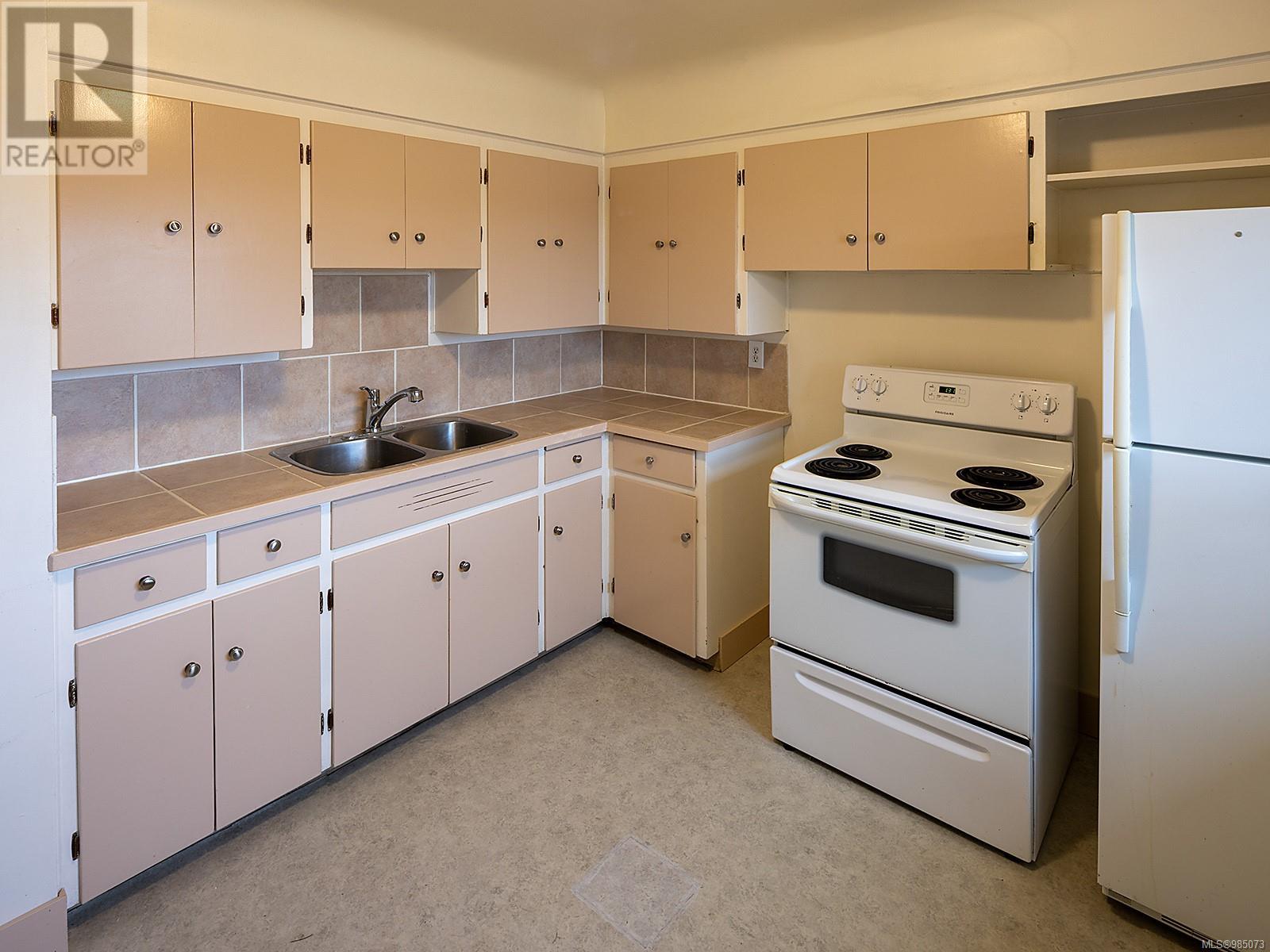  1140- 1148 Esquimalt Road, Esquimalt
