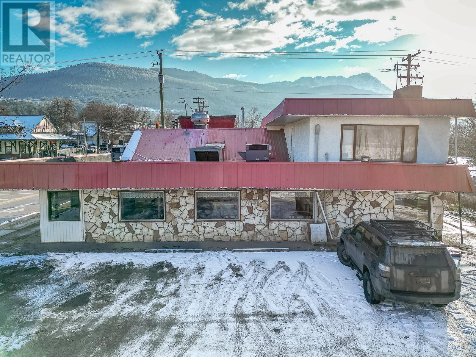 Photo 7 of 21 61 Shuswap Street Nw, Salmon Arm BC