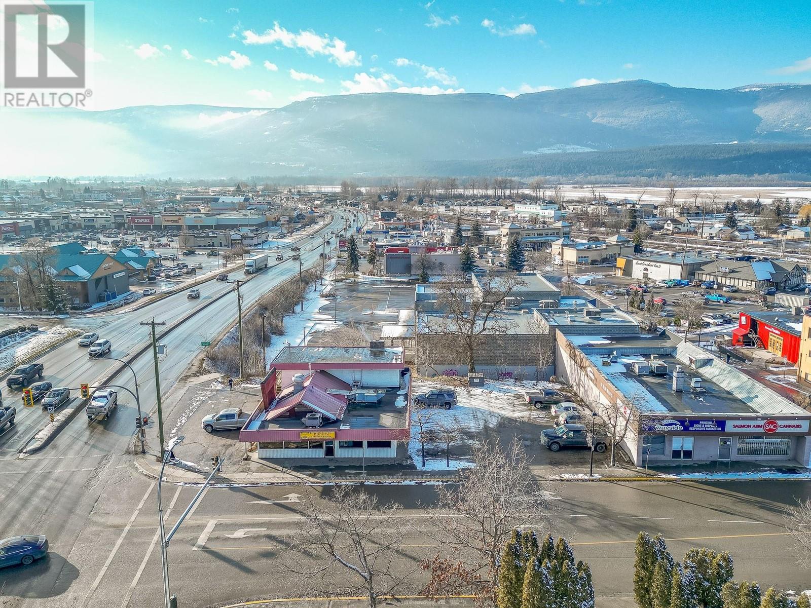 Photo 15 of 21 61 Shuswap Street Nw, Salmon Arm BC