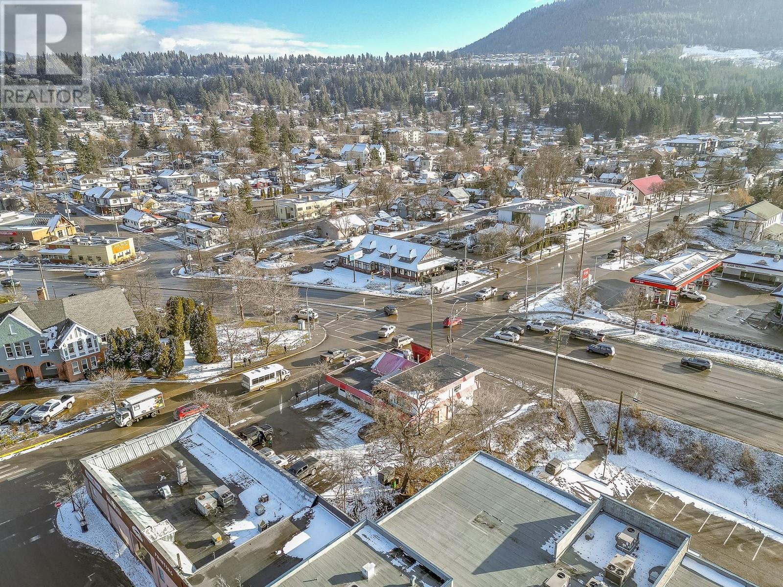 Photo 8 of 21 61 Shuswap Street Nw, Salmon Arm BC
