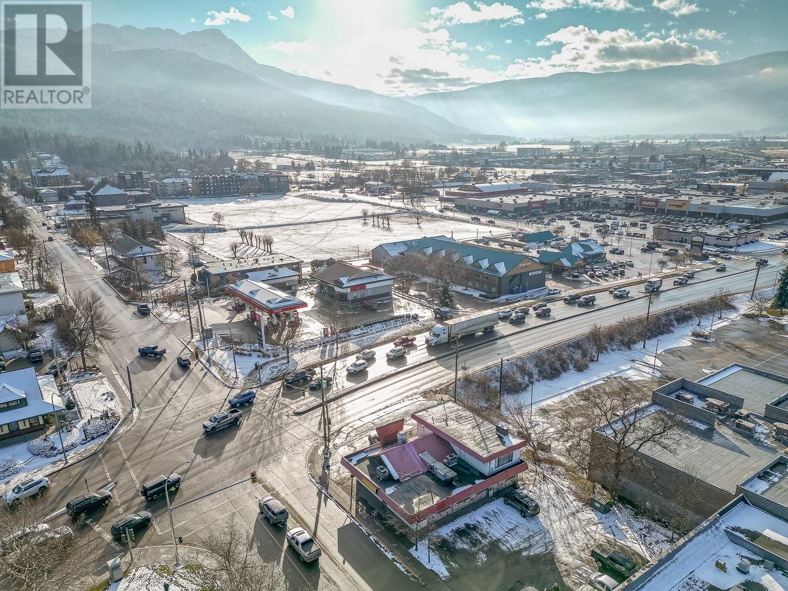 Photo 21 of 21 61 Shuswap Street Nw, Salmon Arm BC