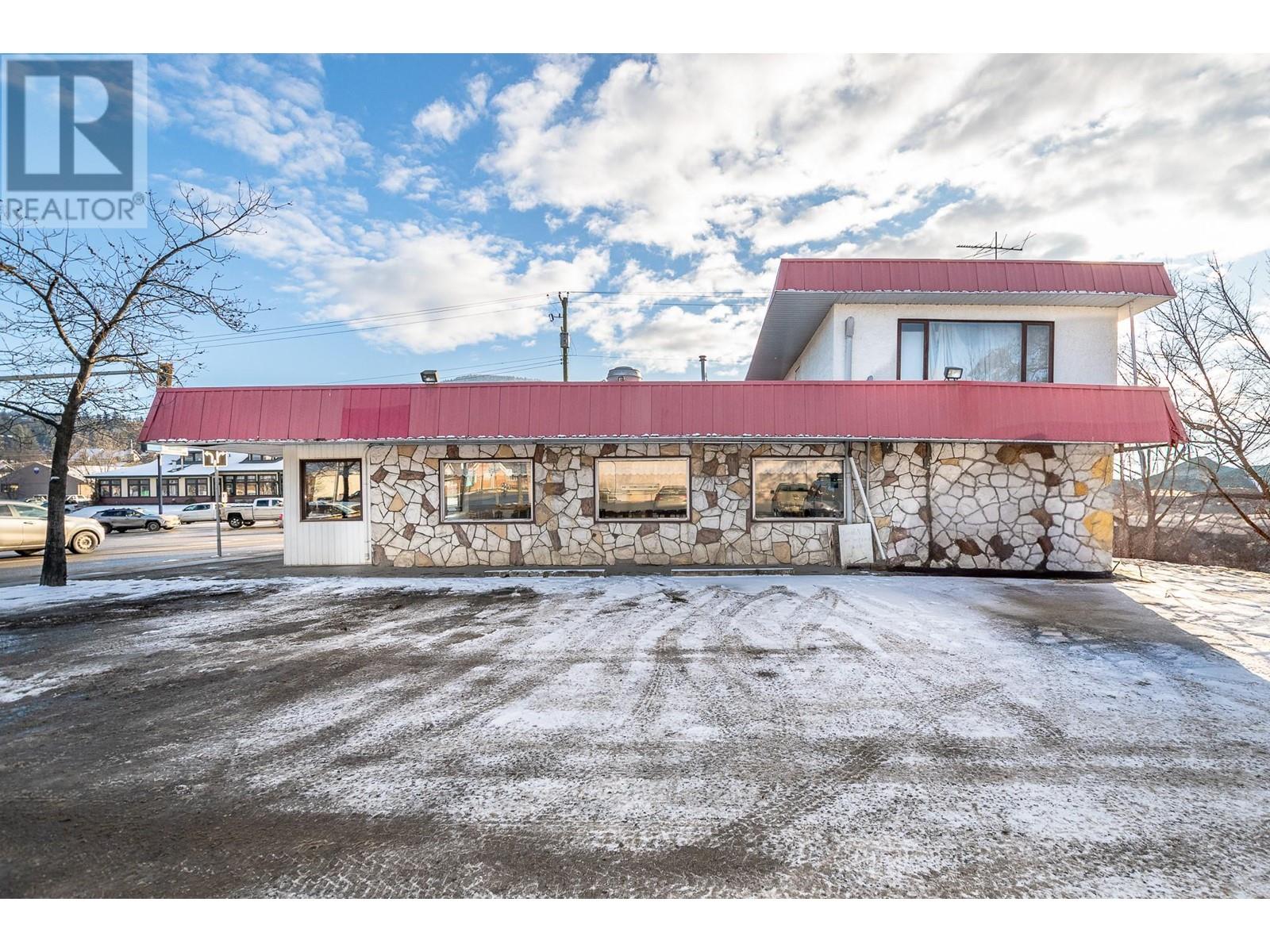 Photo 11 of 21 61 Shuswap Street Nw, Salmon Arm BC