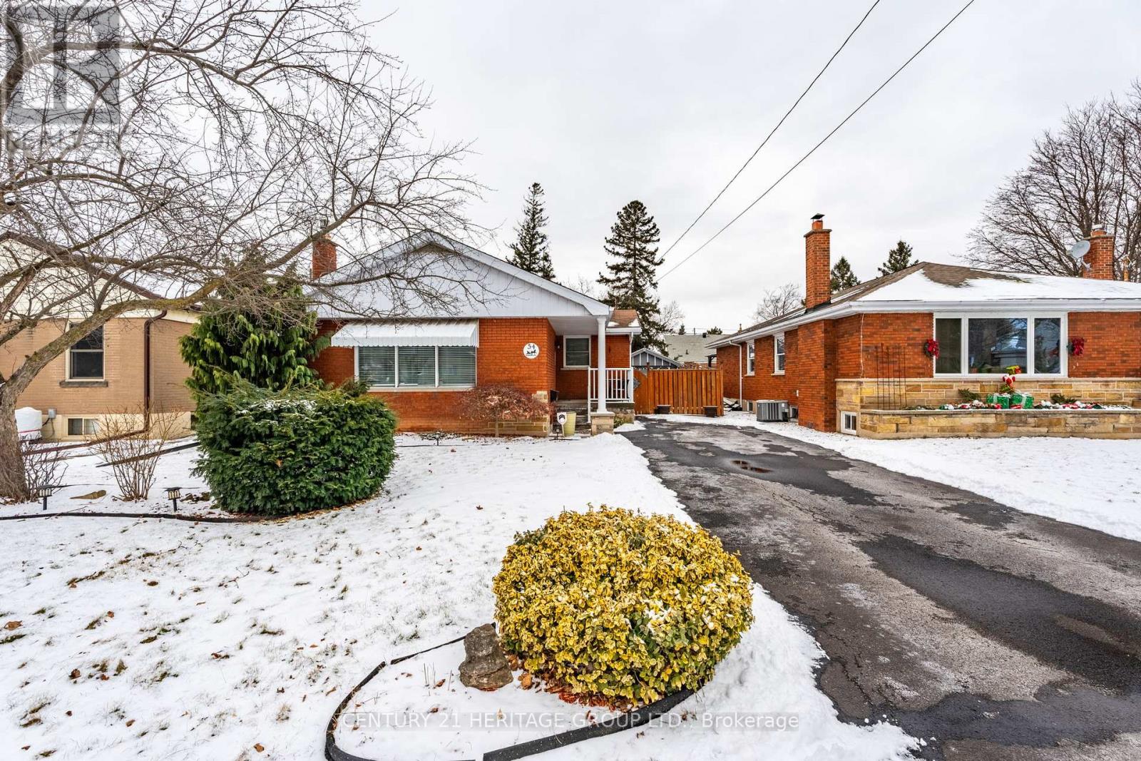 Single Family House Bungalow for Sale in  SHERWOOD RISE Hamilton (Sherwood) 