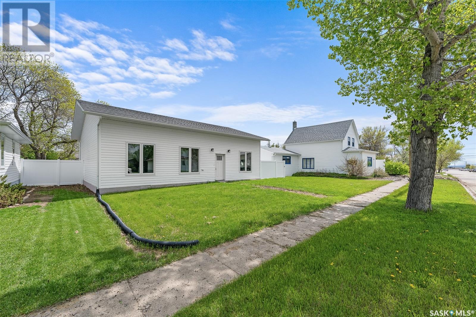 Photo 1 of 214 Main Street, Rouleau SK