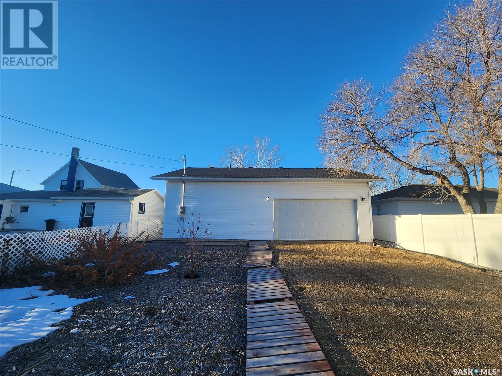 Photo 25 of 214 Main Street, Rouleau SK