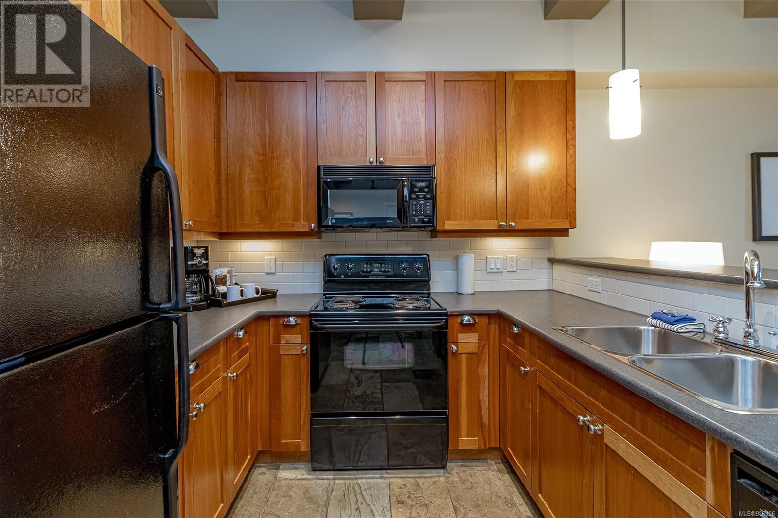 218-220 B 1376 Lynburne Pl, Langford real estate listing 986106