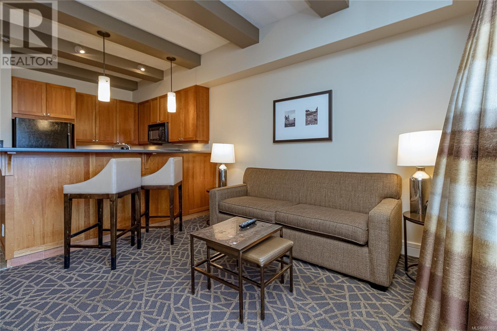 218-220 B 1376 Lynburne Pl, Langford real estate listing 986106