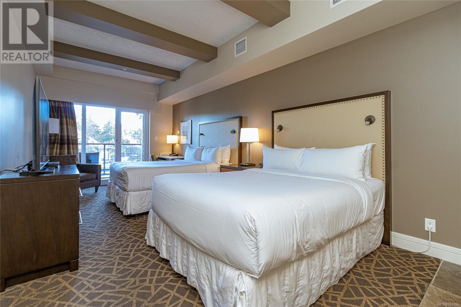 218-220 B 1376 Lynburne Pl, Langford real estate listing 986106