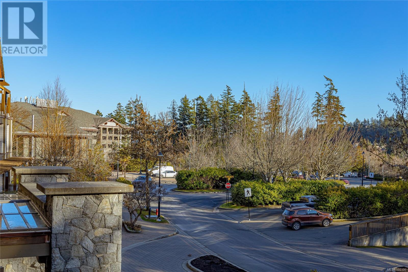 218-220 B 1376 Lynburne Pl, Langford real estate listing 986106