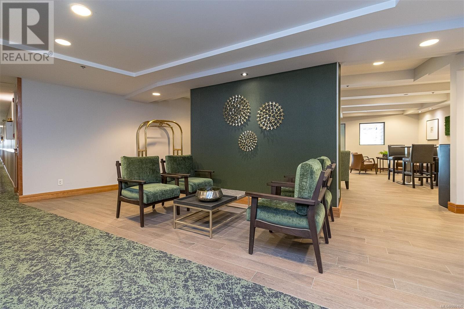 218-220 B 1376 Lynburne Pl, Langford real estate listing 986106