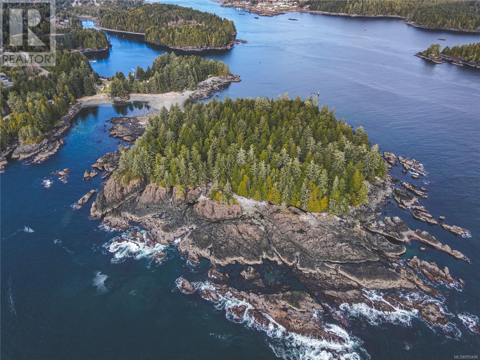 0 Francis Island - Photo 3 of 42, Ucluelet, British Columbia