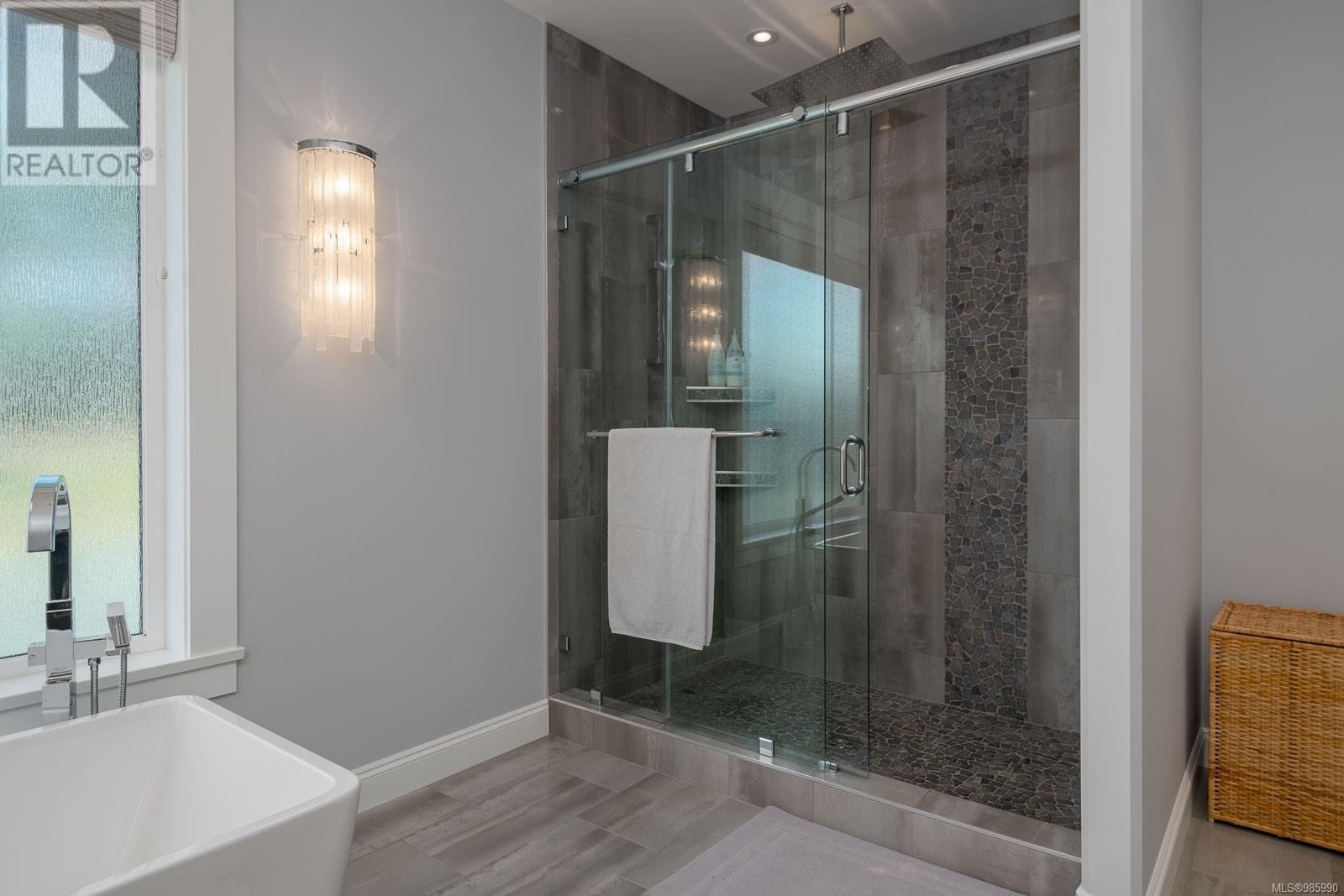 6181 Chase Dr, Port Alberni real estate listing 985990