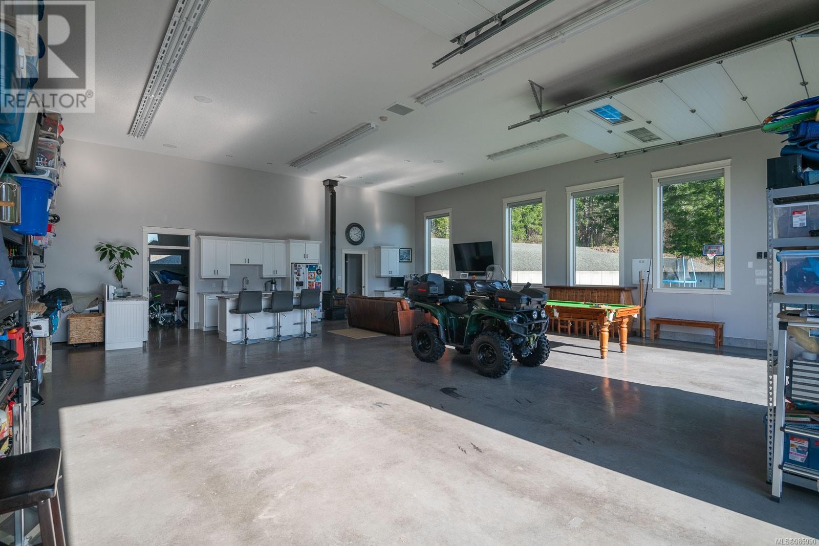 6181 Chase Dr, Port Alberni real estate listing 985990