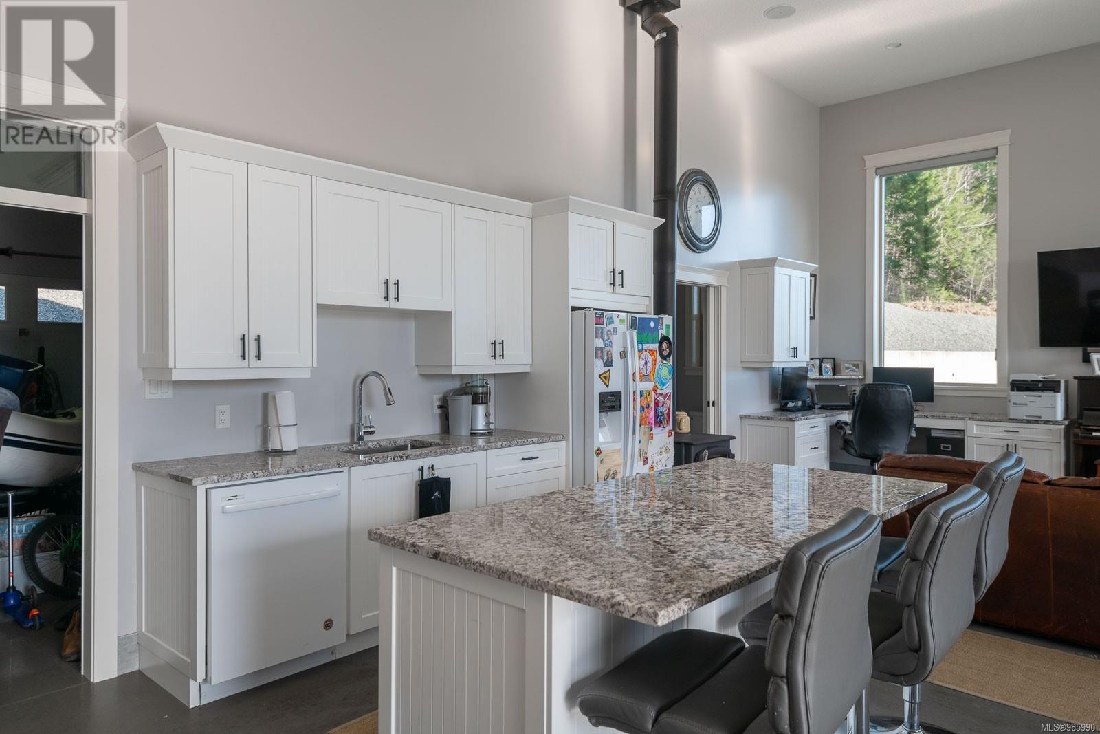 6181 Chase Dr, Port Alberni real estate listing 985990
