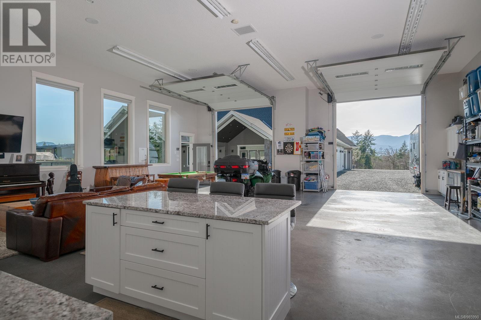 6181 Chase Dr, Port Alberni real estate listing 985990