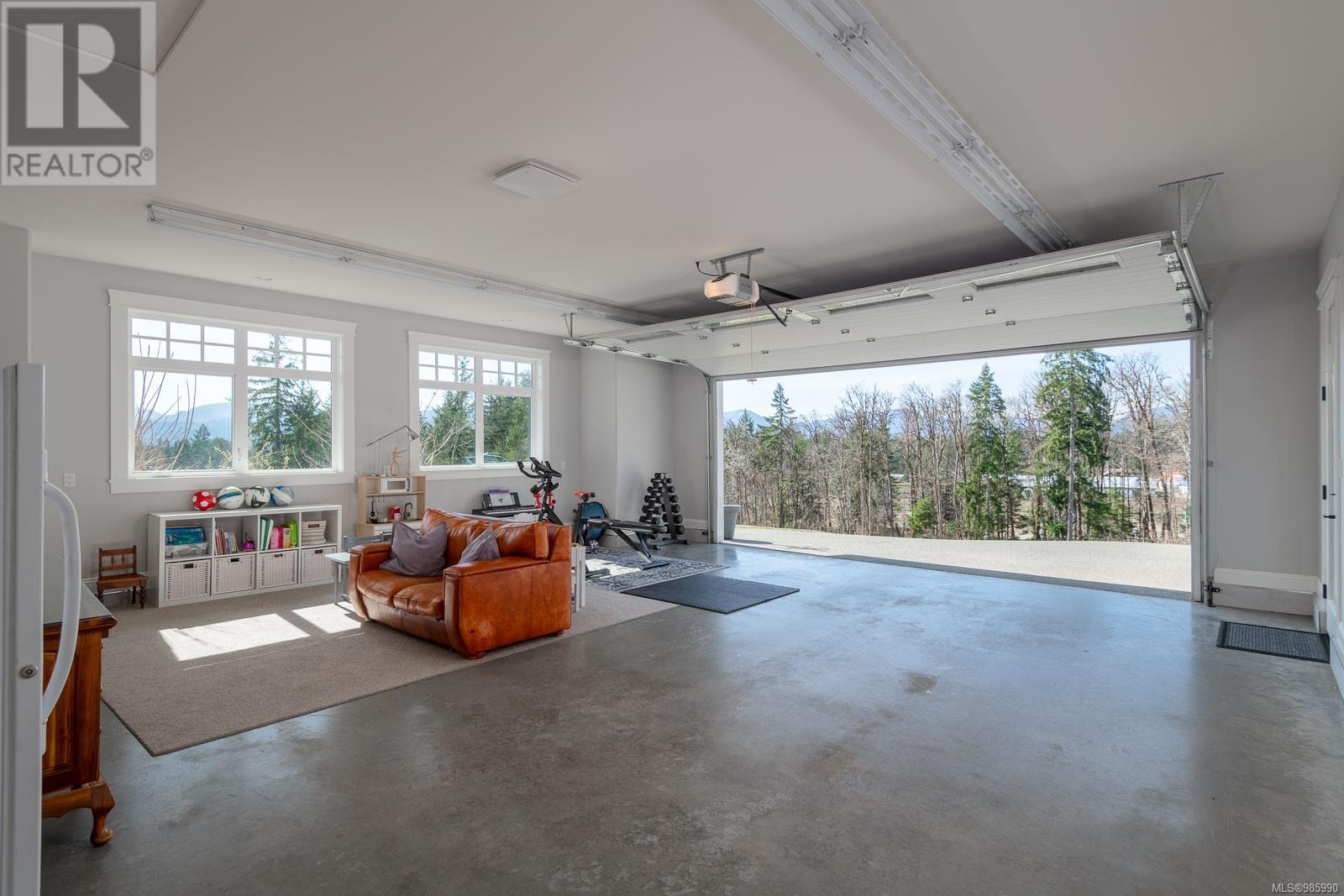 6181 Chase Dr, Port Alberni real estate listing 985990