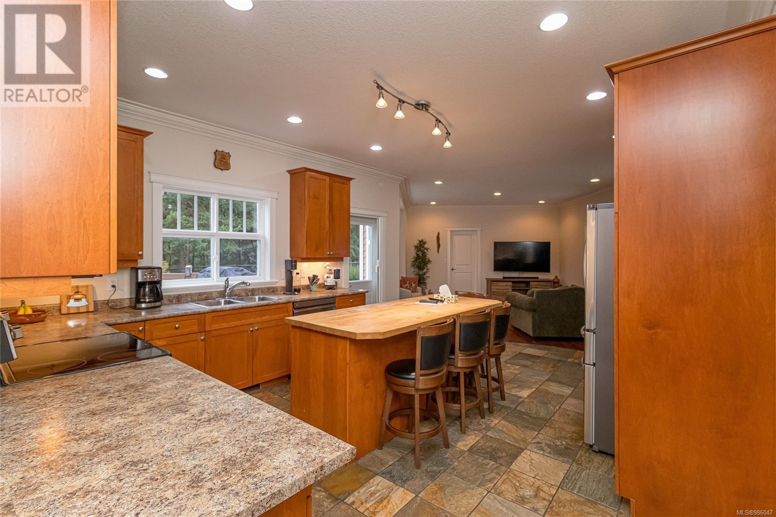 2559 Myles Lake Rd, Nanaimo real estate listing 986047