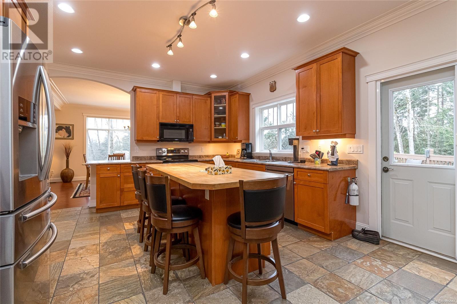 2559 Myles Lake Rd, Nanaimo real estate listing 986047