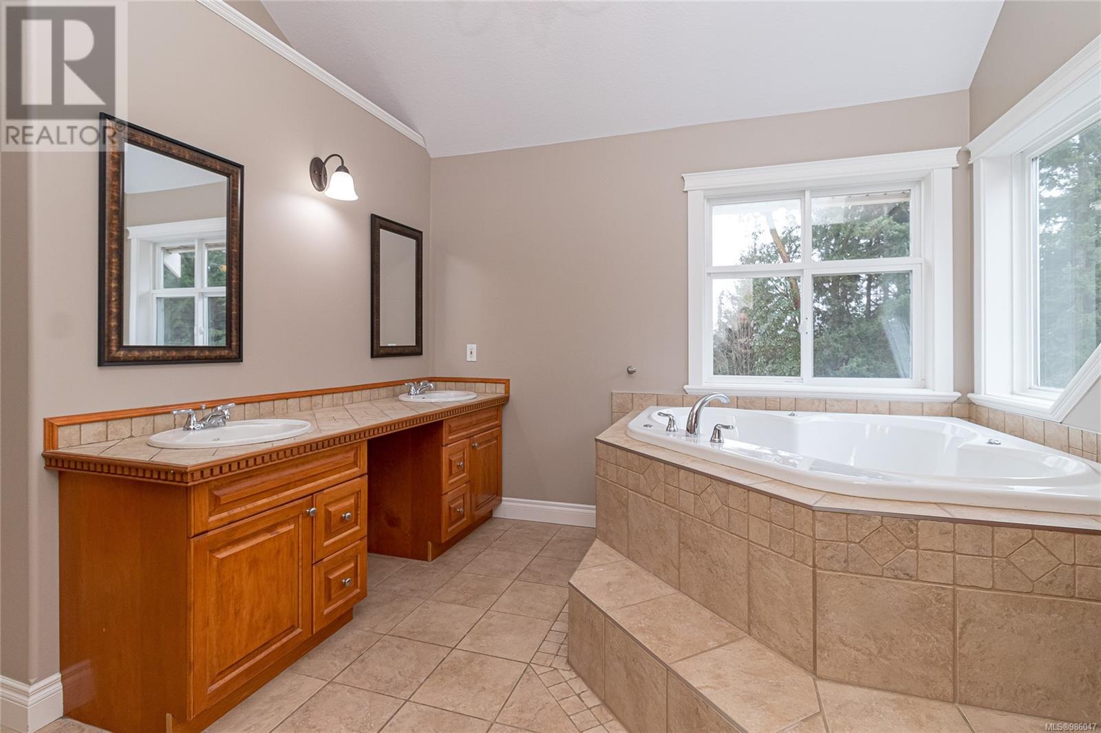 2559 Myles Lake Rd, Nanaimo real estate listing 986047