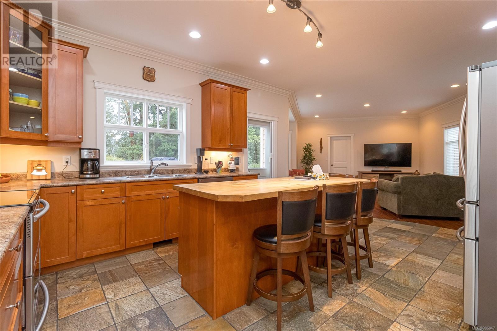 2559 Myles Lake Rd, Nanaimo real estate listing 986047