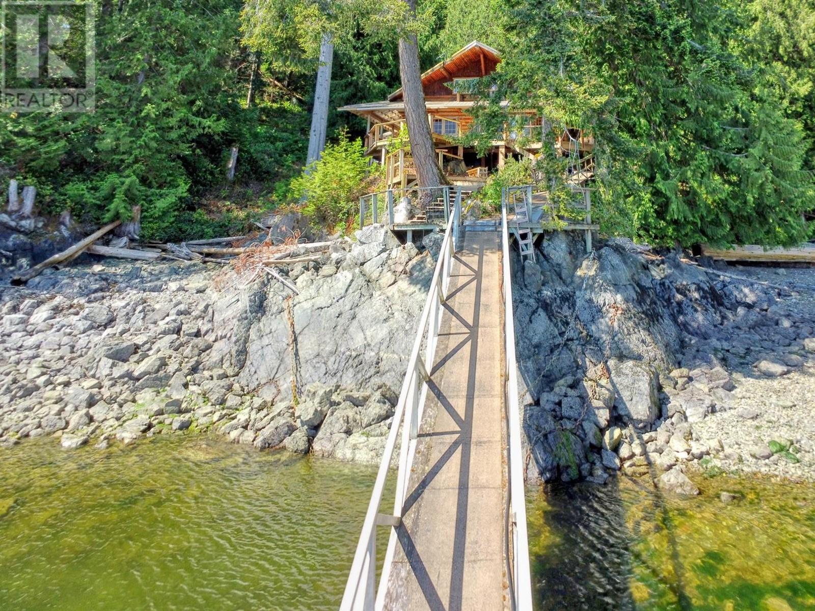 DL4055 JERVIS INLET, Egmont