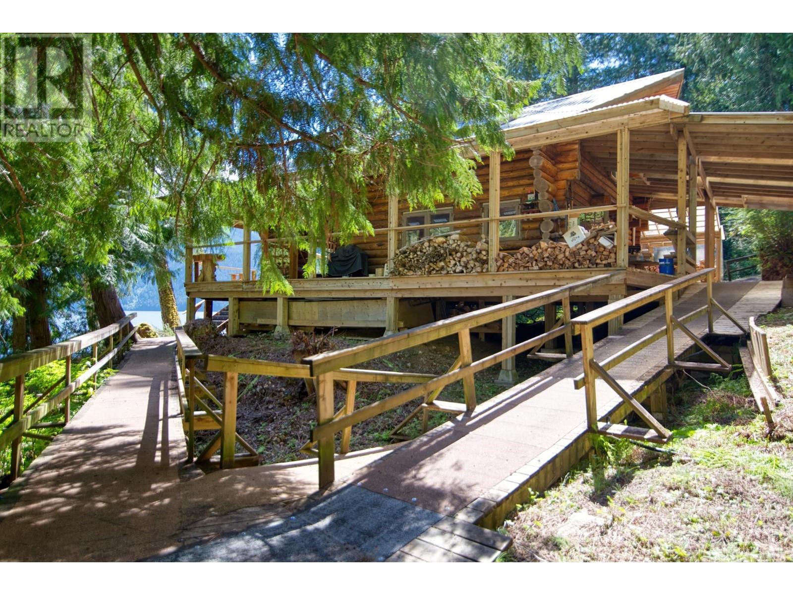 DL4055 JERVIS INLET, Egmont