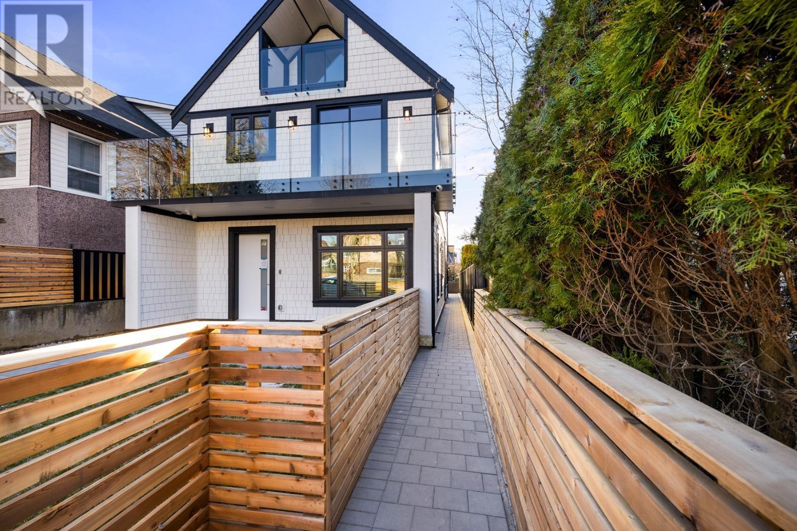 2334 E 5TH AVENUE, Vancouver