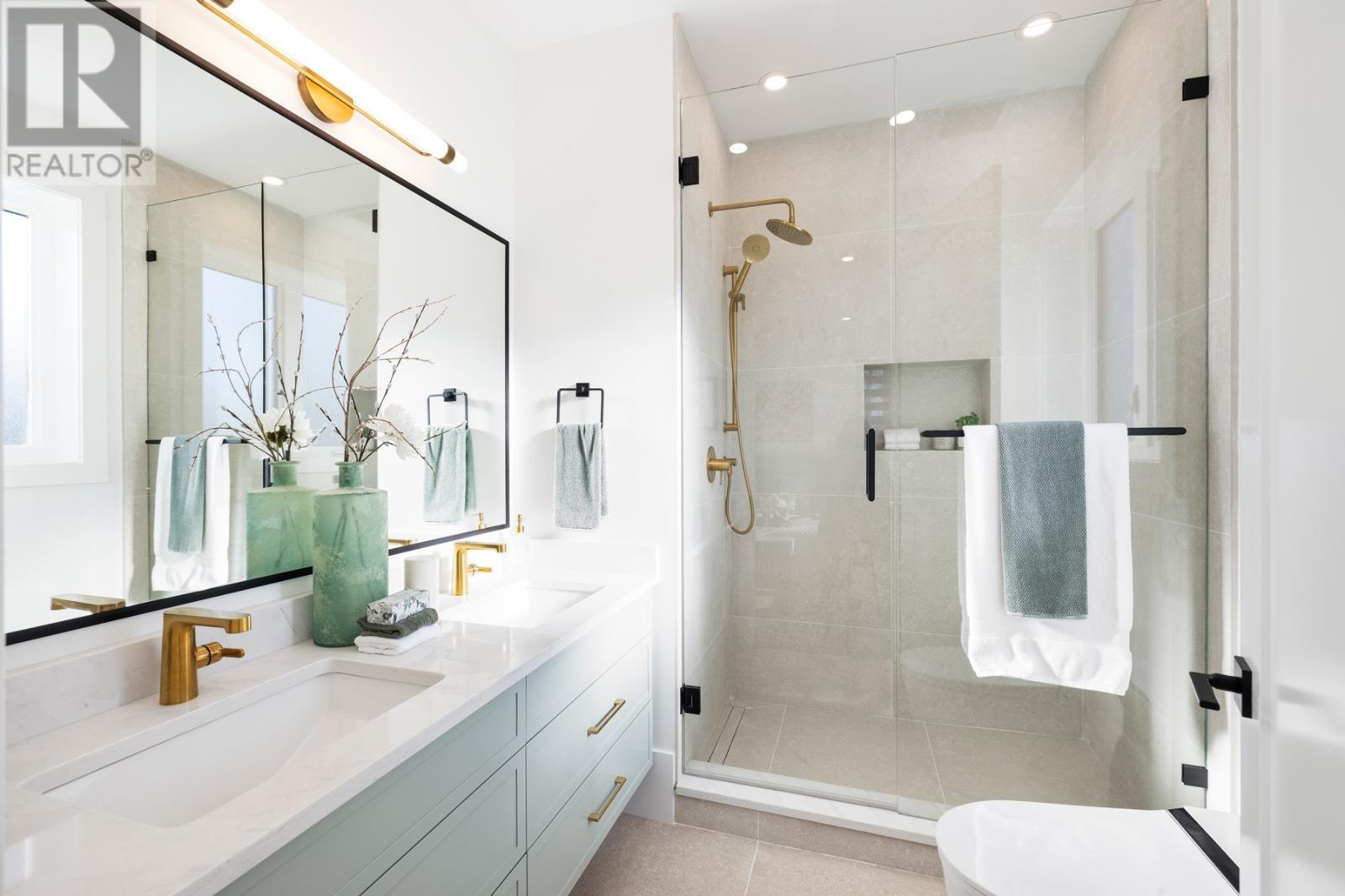 2334 E 5TH AVENUE, Vancouver