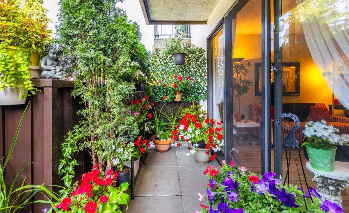 102 15020 NORTH BLUFF ROAD, White Rock real estate listing R2962464