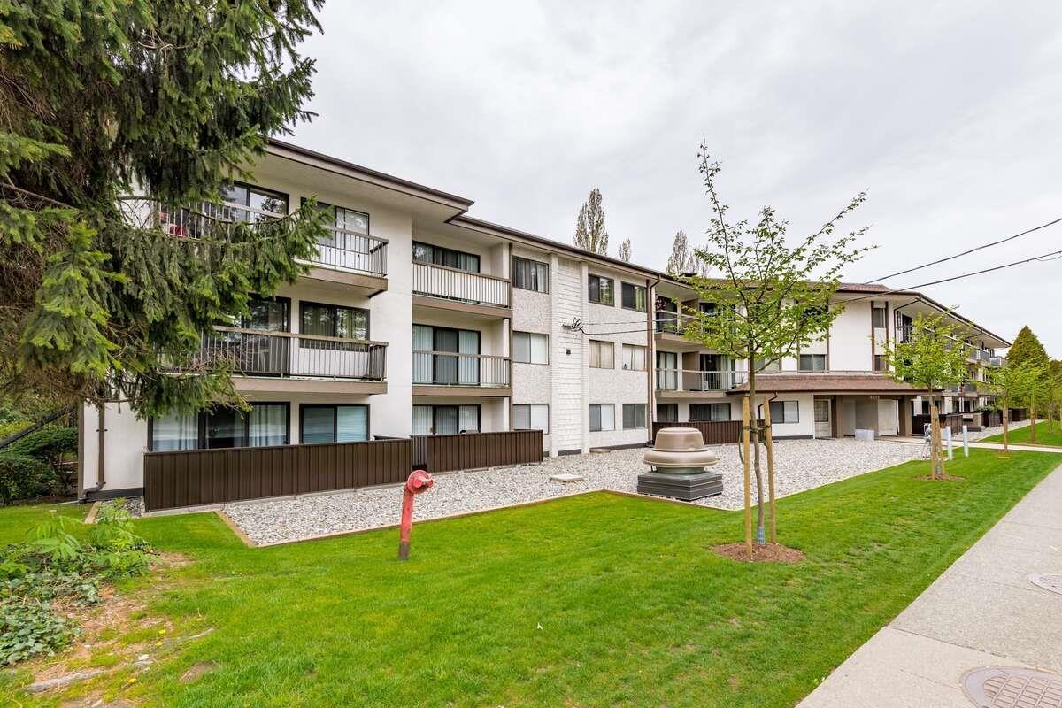 102 15020 NORTH BLUFF ROAD, White Rock real estate listing R2962464