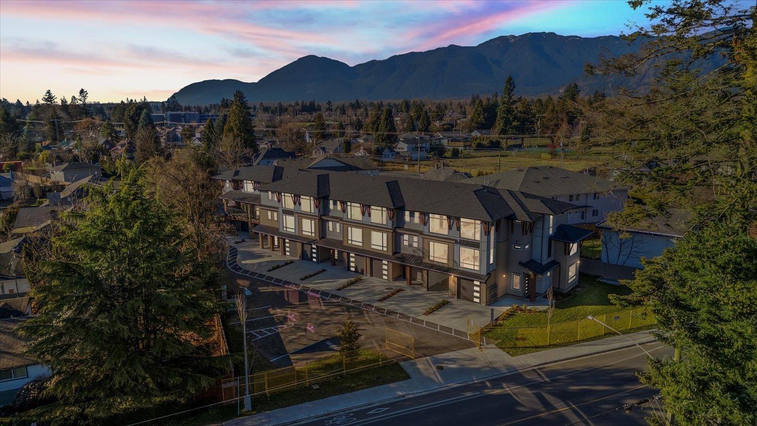 8 9603 BROADWAY STREET, Chilliwack Proper East, Chilliwack