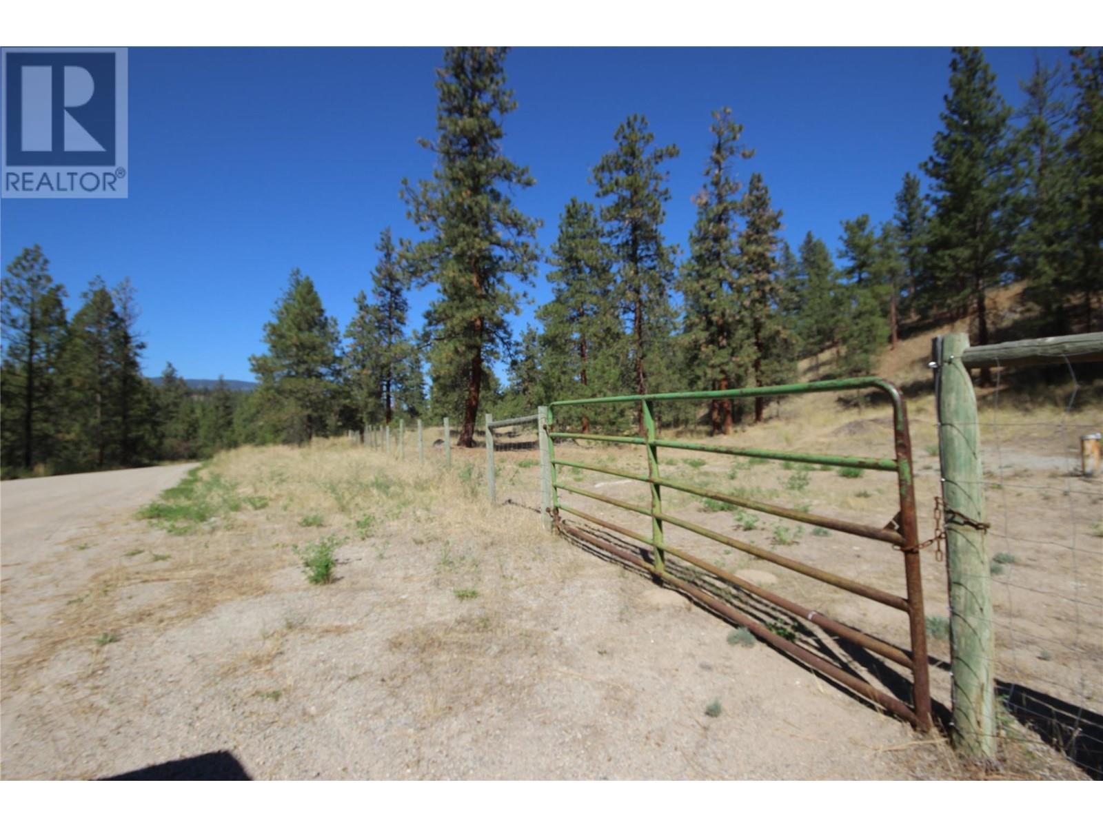  2 Deans Road, Summerland