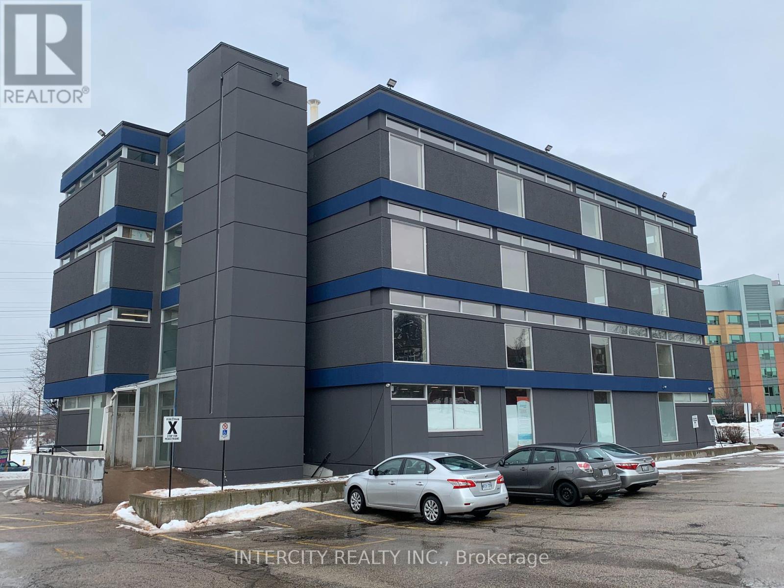 Photo 1 of 303 2901 Lawrence Avenue E, Toronto ON